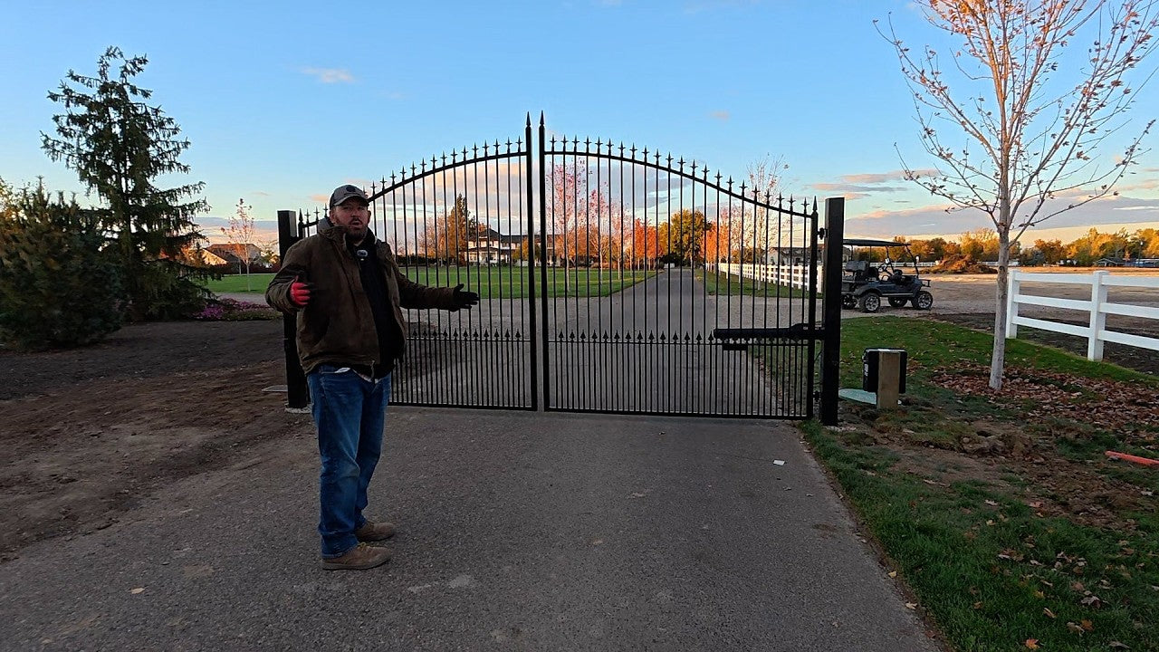 Packing Dahlias For winter Storage, Planting Bulbs in Containers & Front Gate Update