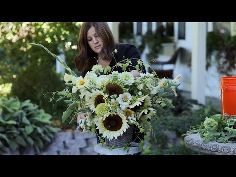 Our Sunflower Growing Set-Up & Making a Bouquet!