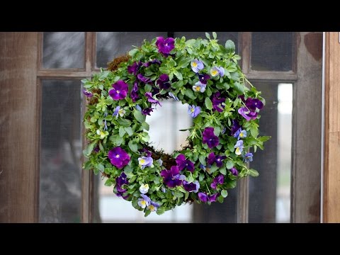 Pansiola Wreath