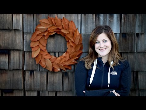 How to Make a Magnolia Wreath
