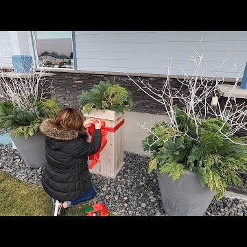 Spreading Some Holiday Cheer with a Few Simple Winter Containers!