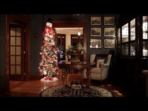 Dollar Store Christmas Tree Challenge!