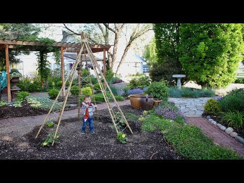 Making a Fun Trellis For Benjamin!
