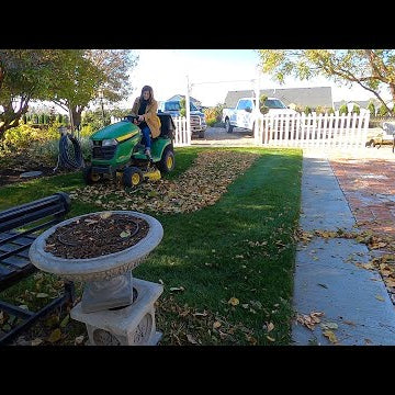 Flower Bed Cleanup, Leaf Mulch, Dahlia Storage & Cooking Butternut Squash Chili!