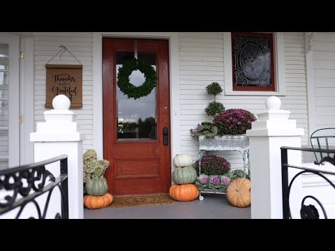 Decorating Our Front Porch for Fall!