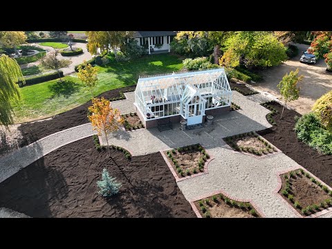 Finishing Up Boxwood Planting, Gravel & Mulch Around the Hartley!