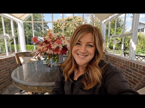 Cut Flower Garden Update + Making a Flower Arrangement!