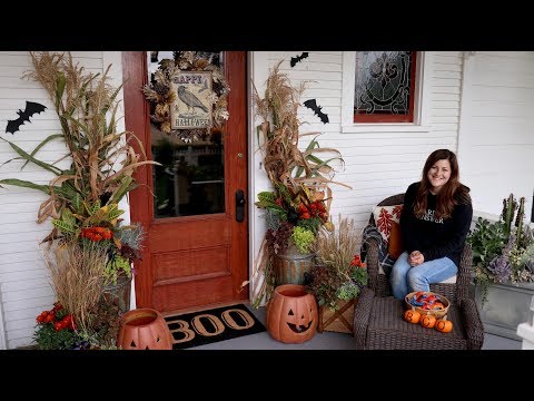 Decorating our front porch for Fall/Halloween!