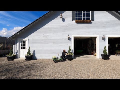 Spray Paint Container Makeover!