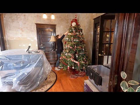 Organizing & Putting Away all of Our Christmas Decor!