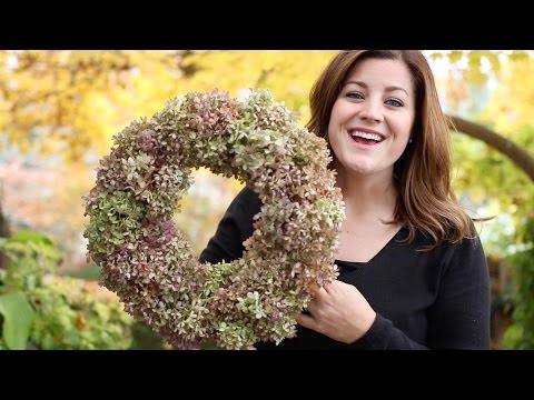 How to Make a Hydrangea Wreath