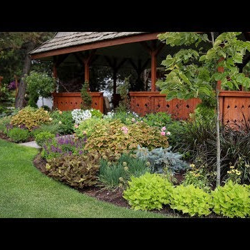 Gazebo Flowerbed Tour!