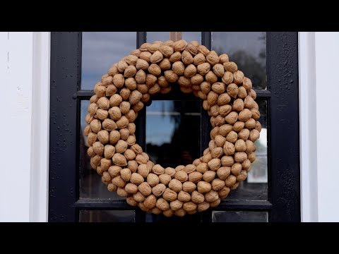 DIY Walnut Wreath!