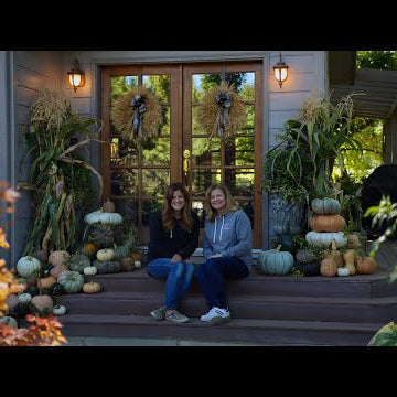 Decorating My Parent’s Front Porch for Fall!