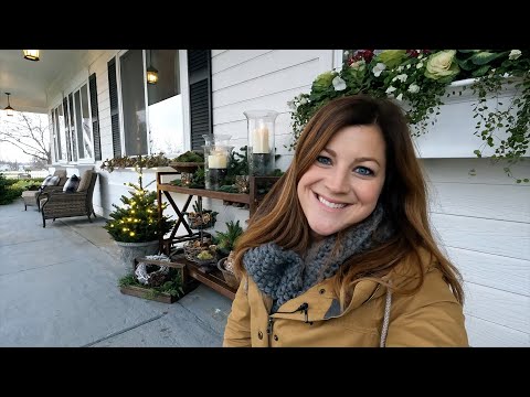 Creating an Outdoor Winter Tabletop Display!