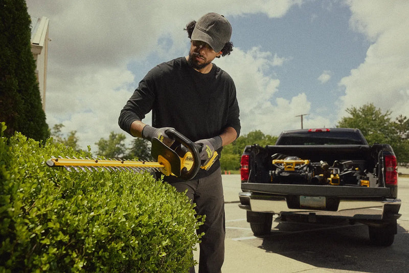DEWALT® 20V MAX* 22in. Cordless Hedge Trimmer