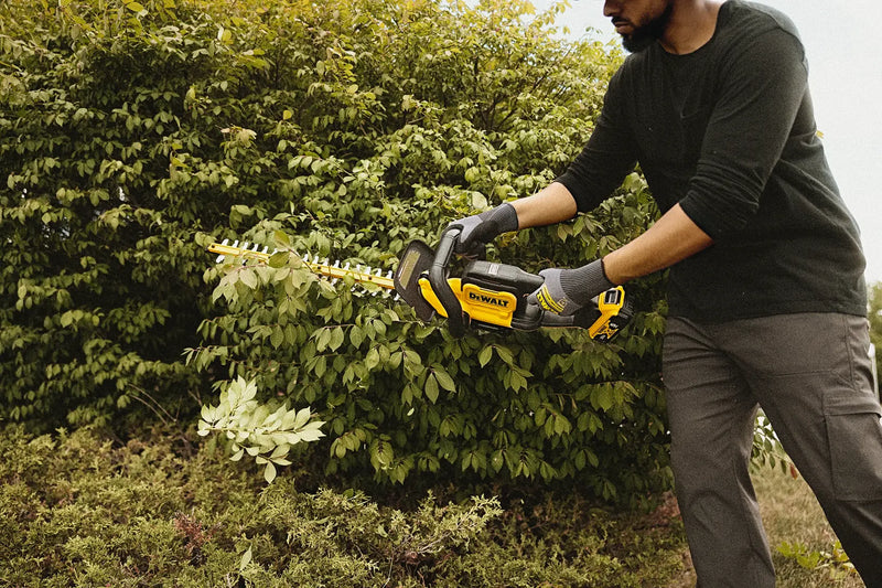 DEWALT® 20V MAX* 22in. Cordless Hedge Trimmer