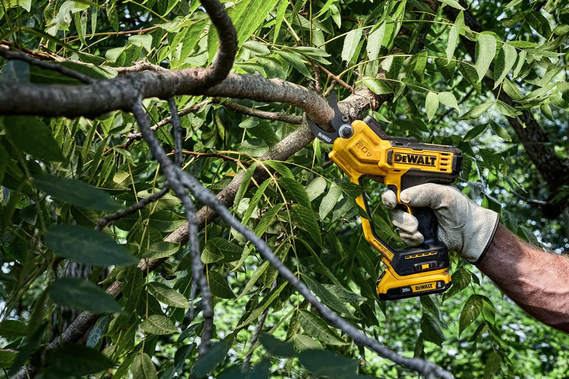 DEWALT DCPR320 20V MAX* 1.5" Cordless Pruner