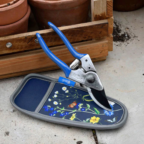 burgon and ball garden scissors Burgon & Ball RHS Endorsed British Meadow Pruner & Holster Set
