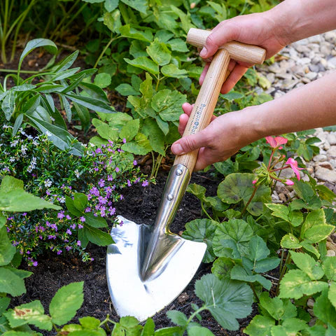 Short Spade by Burgon & Ball