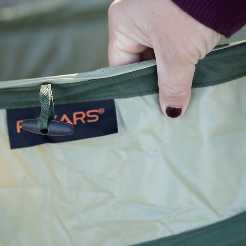 Fiskars HardShell Kangaroo Pop-Up Bag 30 gal